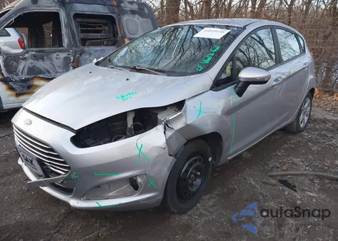 2015 Ford Fiesta Se z USA, uszkodzony, nr VIN 3FADP4EJ5FM138411